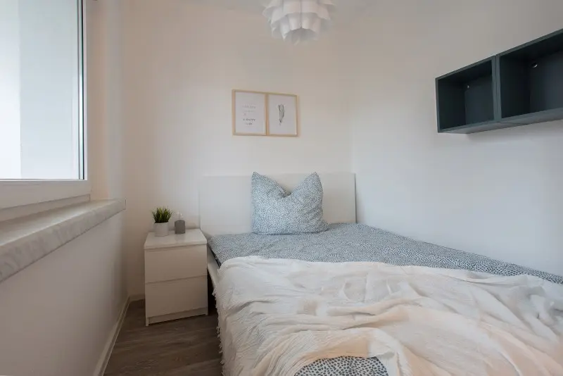 Schlafzimmer - Einziehen und wohlfühlen – hübsch möblierte Wohnung in super Lage