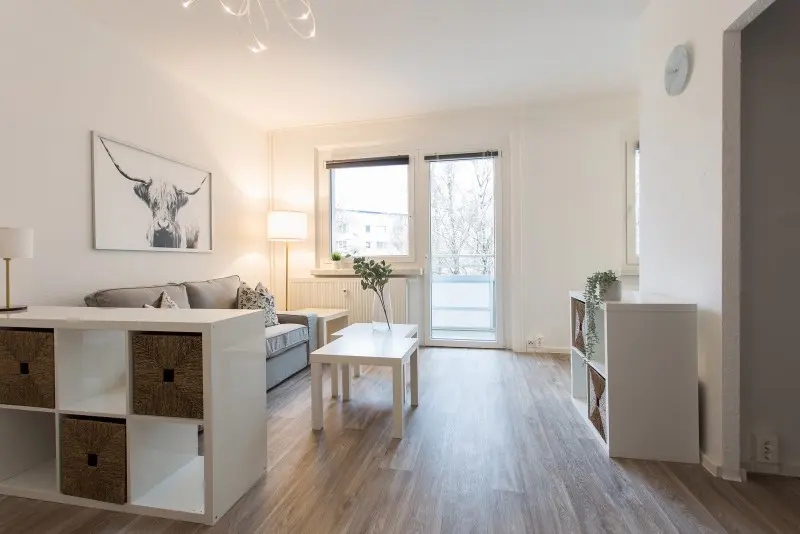 Wohnzimmer - Einziehen und wohlfühlen – hübsch möblierte Wohnung in super Lage