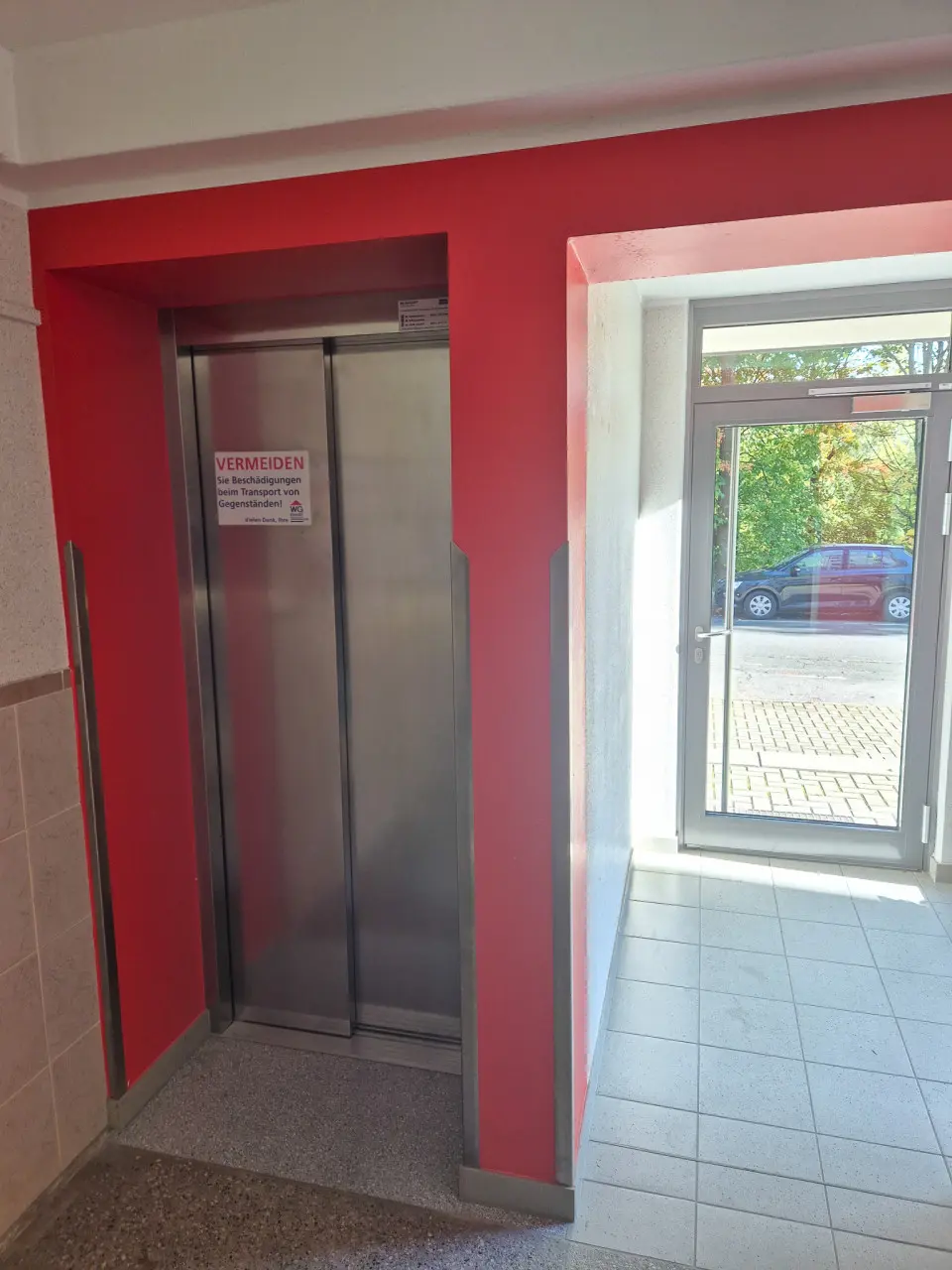 Building Entrance - 4-Room Apartment Available!!