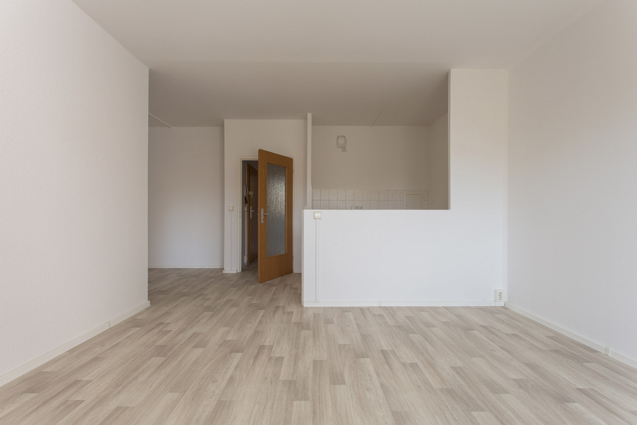 Beispiel Wohnzimmer mit offener Küche - Sie suchen aus, wir setzen um! 3-RW RENOVIERUNG