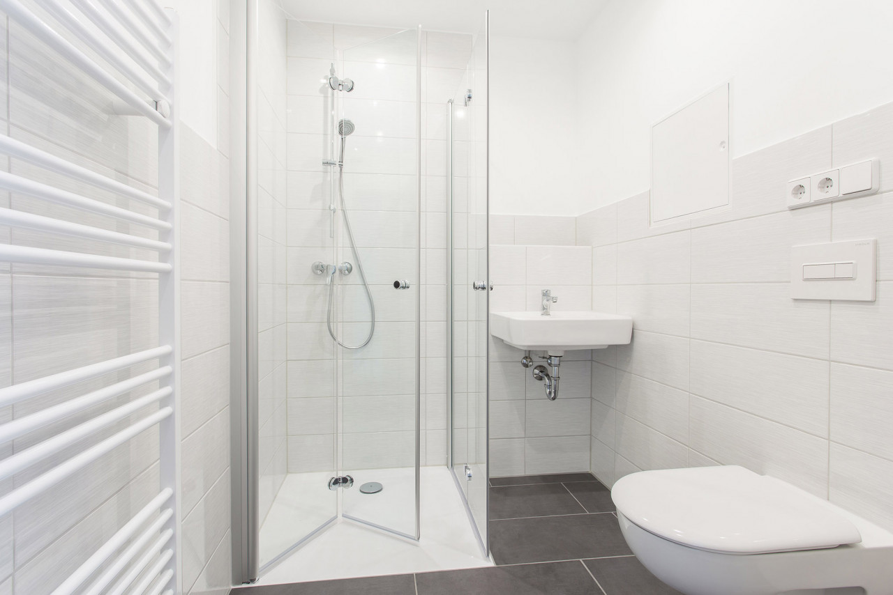 Beispiel Badezimmer mit Dusche - Sie suchen aus, wir setzen um! 3-RW RENOVIERUNG