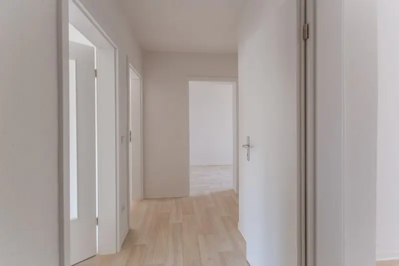 Corridor comparison apartment - first occupancy after renovation - help design your new bathroom!
