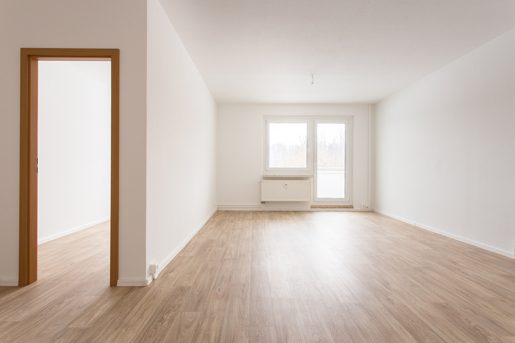 Vergleichswohnung Wohnzimmer - Frisch renoviert – 4-Raum Wohnung in toller Lage