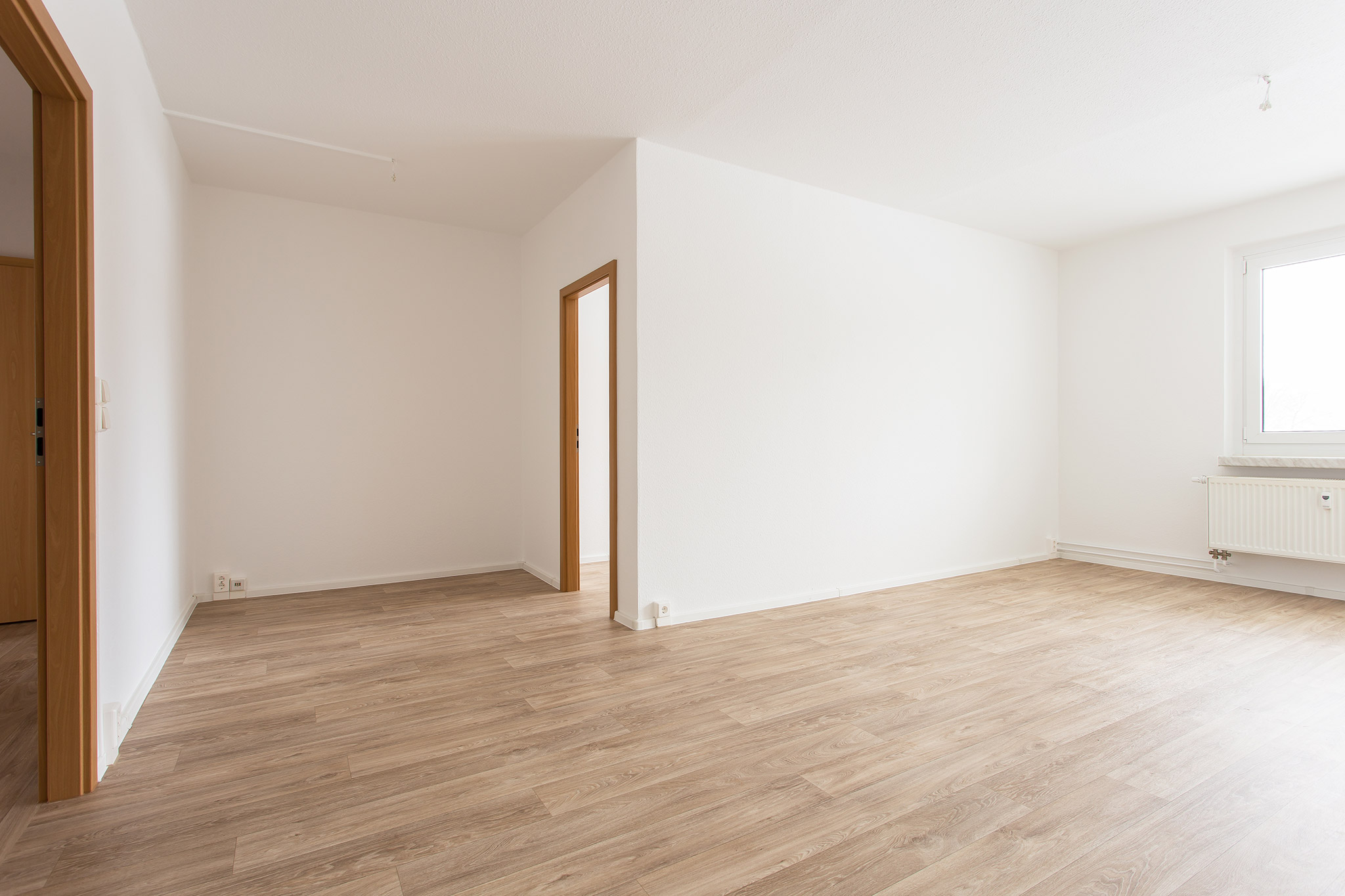 Vergleichswohnung Wohnzimmer - Frisch renoviert – 4-Raum Wohnung in toller Lage