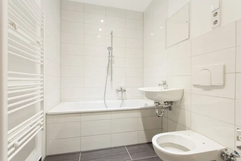Beispielbild Badezimmer mit Wanne - Küche? kein Problem in dieser 3-R Whg. in Hutholz