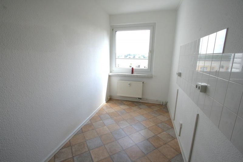 Küche - WOHNRAUM muss NICHT teuer SEIN – – – Küche mit Fenster – – – 2 Zimmer * Beste Aussichten