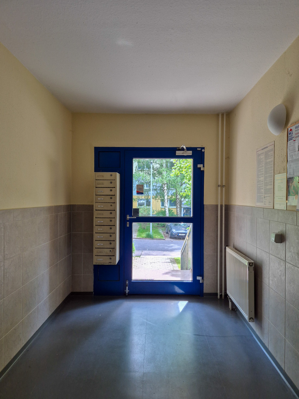 Building Entrance - 2-Room Apartment in a Great Location