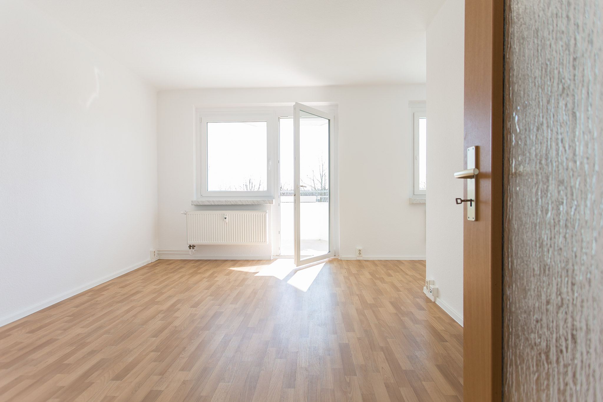 Wohnzimmer - ++ Sofort bezugsfertig ++ 1-Raum Wohnung mit EBK und bodengleicher Dusche
