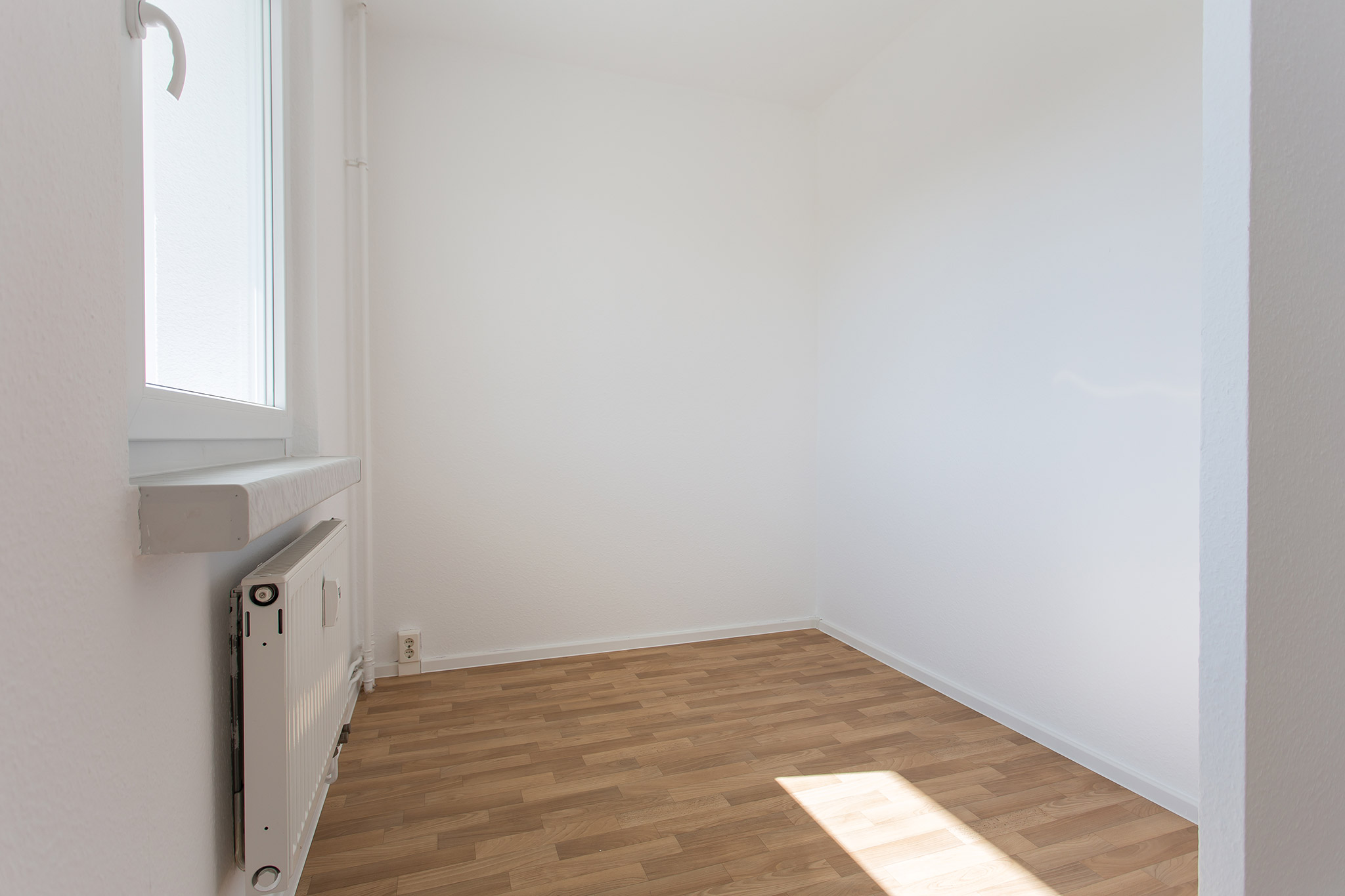 Schlafnische - ++ Sofort bezugsfertig ++ 1-Raum Wohnung mit EBK und bodengleicher Dusche