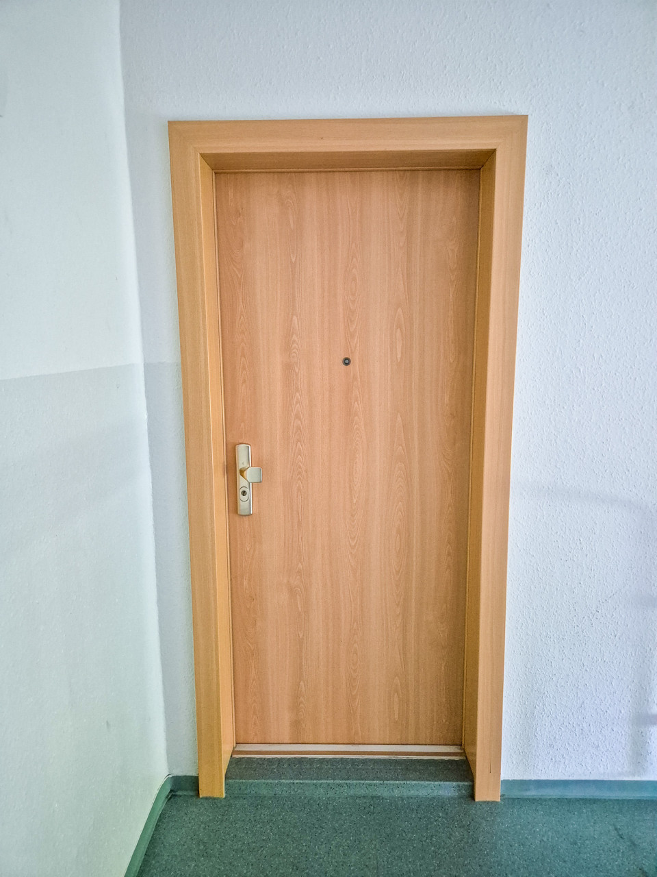 Apartment door - ***feel-good-guarantee-3-room-apartment with balcony and kitchen with window!