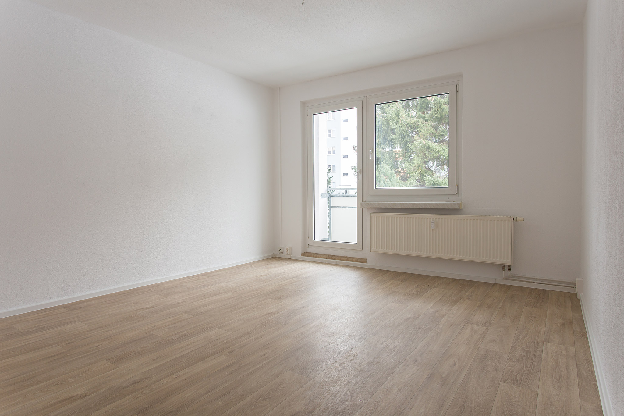 Wohnzimmer - 3-Zimmer-Wohnung mit Einbauküche