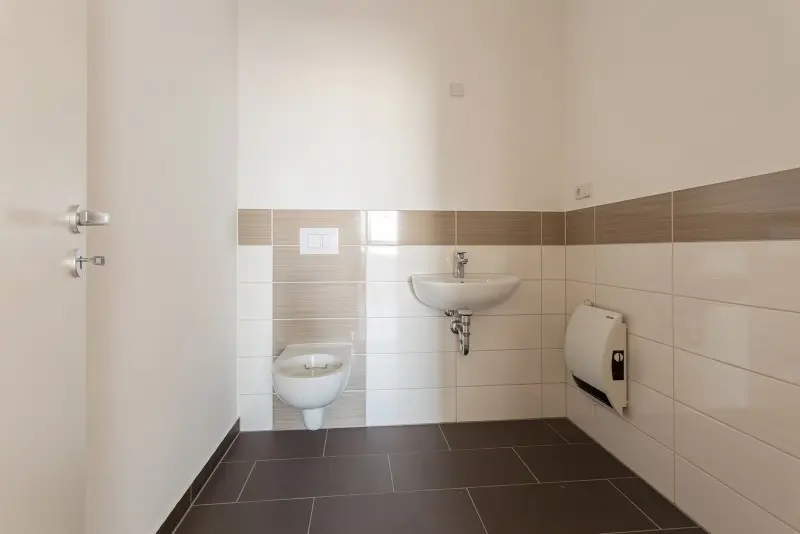 Gäste-WC - 3-Raum-Wohnung mit Tageslicht-Küche und Balkon