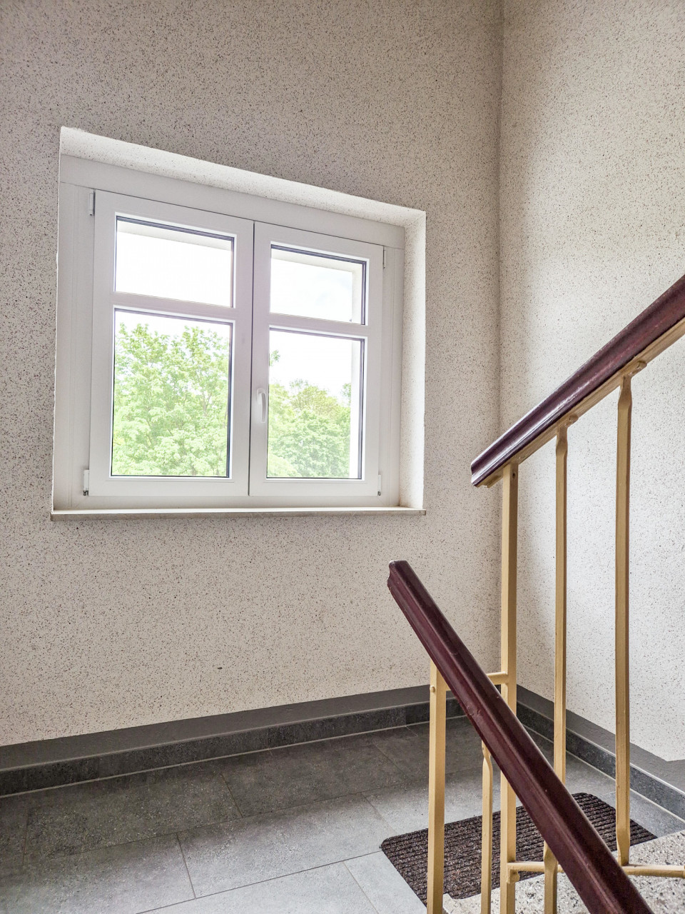 Treppenhaus - 2-Raum-Whg. in der grünen Siedlung Eisenweg