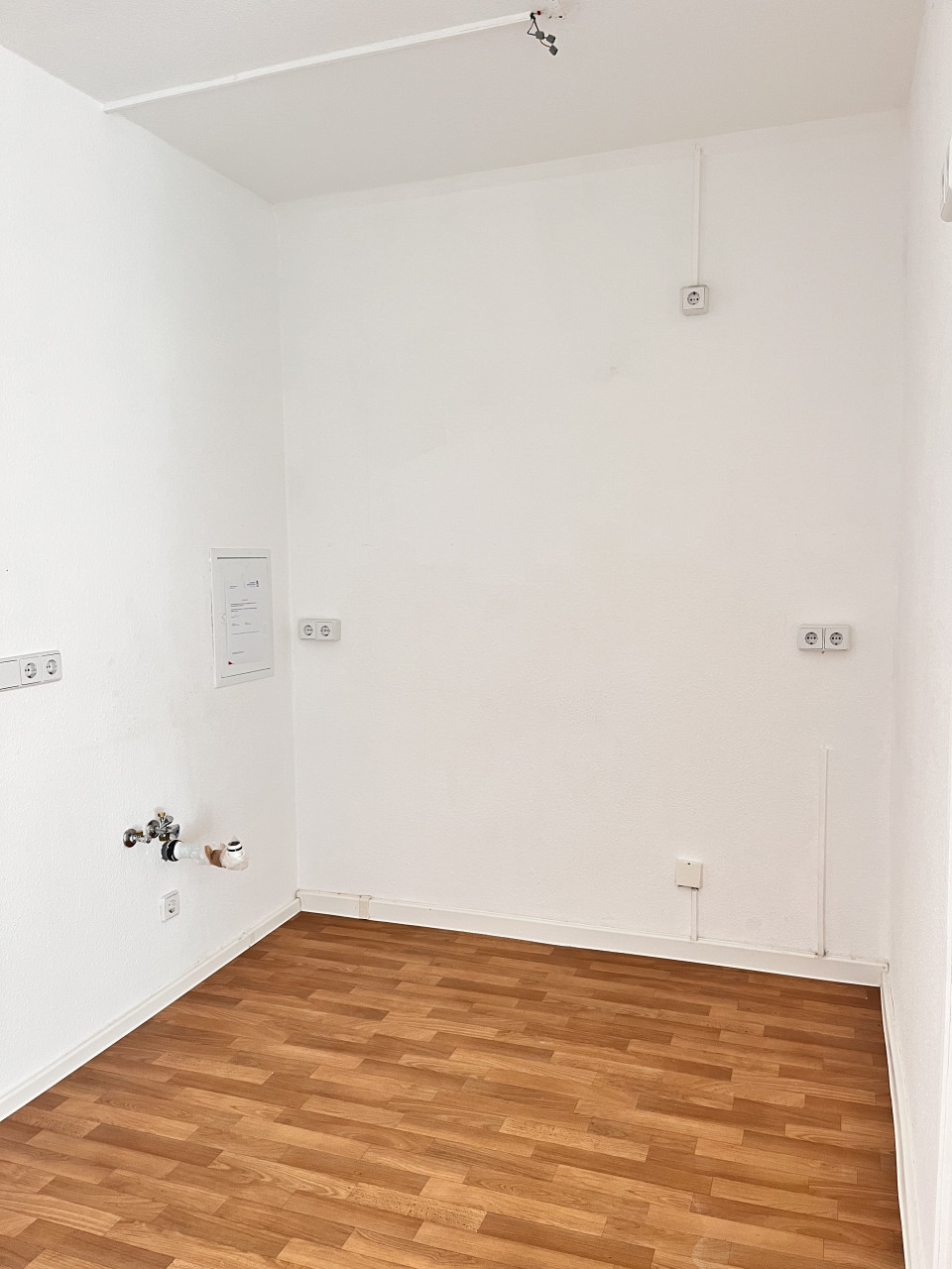 Kitchen - renovated 3-room apartment in beautiful Markersdorf-Süd