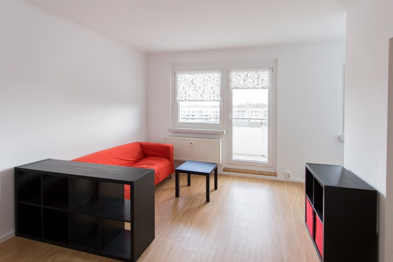 Wohnbereich - Die Möbel sind schon da! Praktische und günstige 1-Raum-Whg. in Hutholz