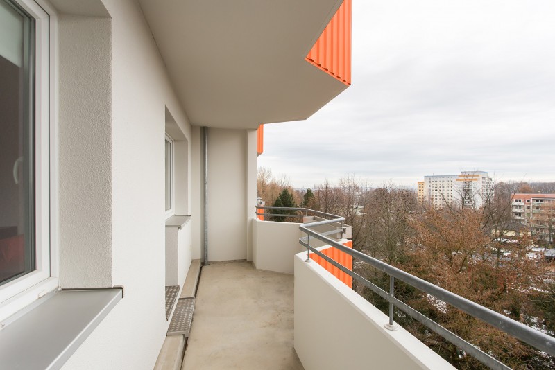 Balkon - Die Möbel sind schon da! Praktische und günstige 1-Raum-Whg. in Hutholz