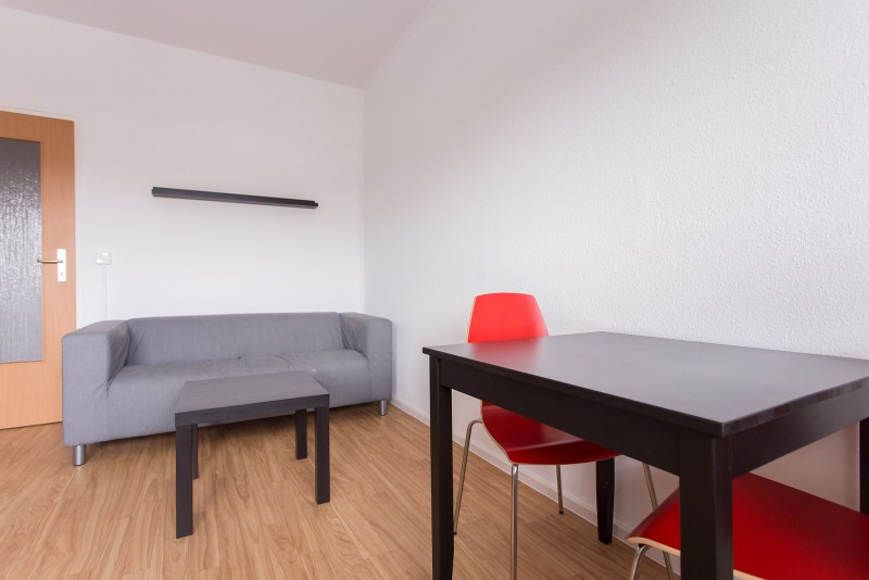 Wohnzimmer - Die Möbel sind schon da!