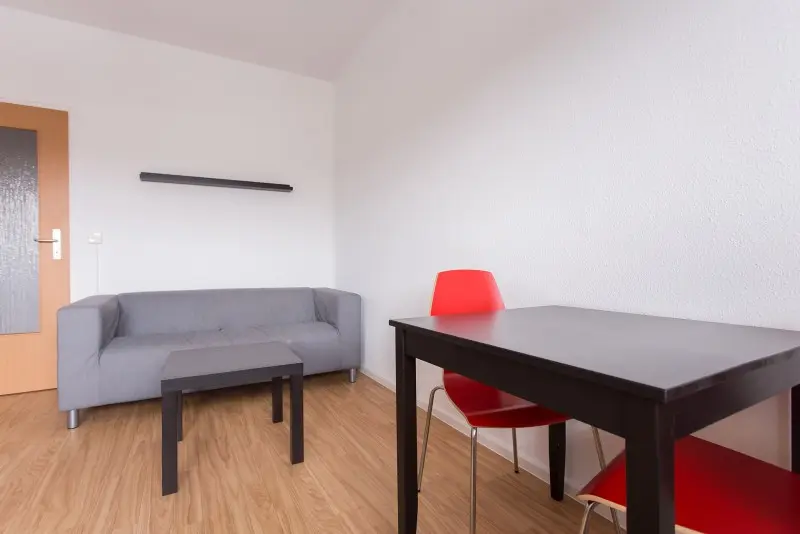 Wohnzimmer - Die Möbel sind schon da!