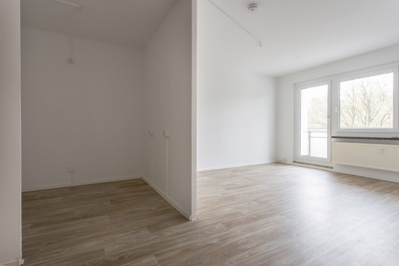 Wohnzimmer - Die schönste Fassade der Stadt! Reinschauen und tolle 3-Raumwhg. entdecken!