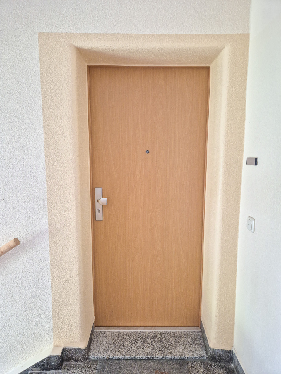 Apartment door - culture needs space! 3 rooms for your ideas.