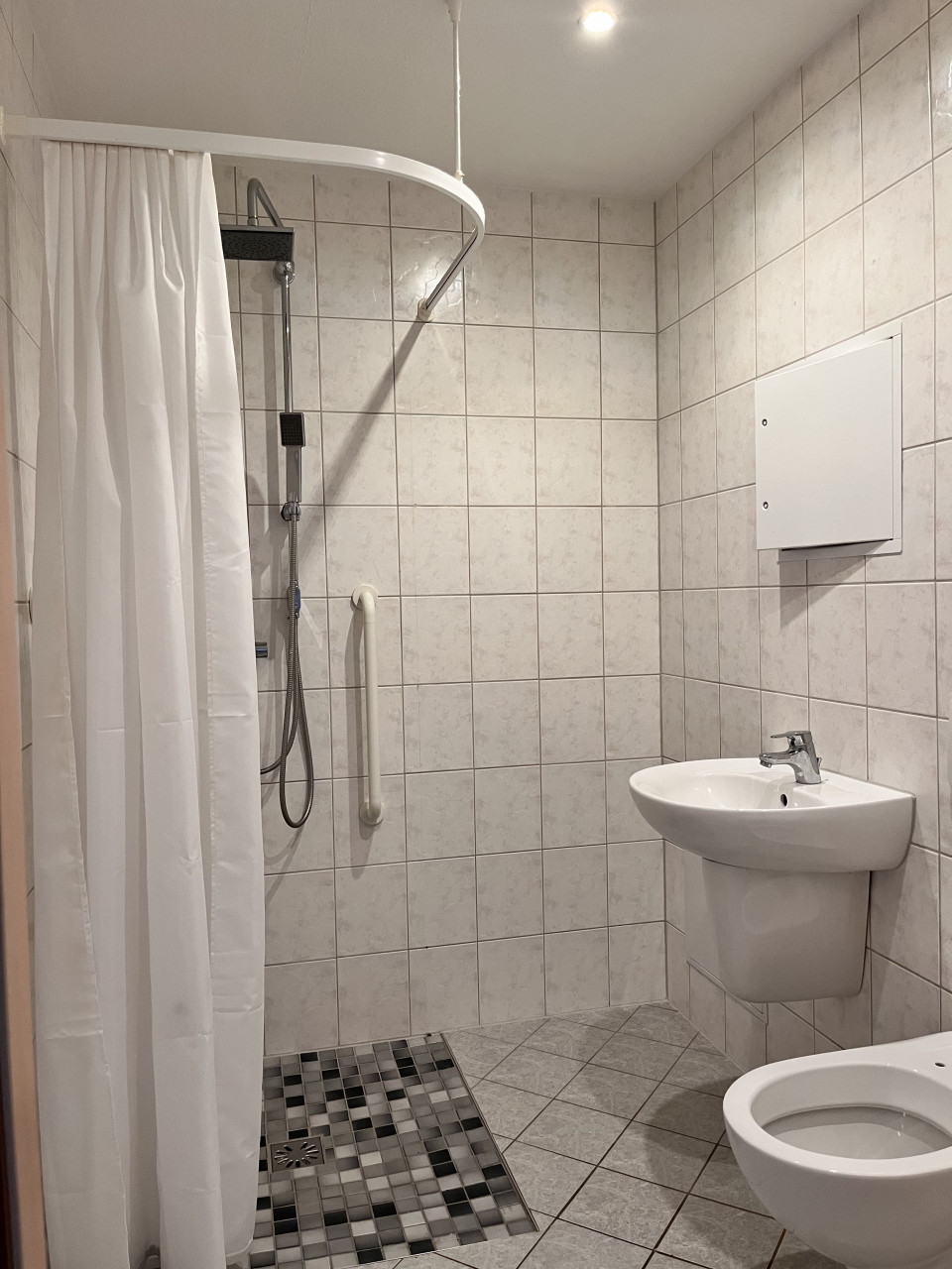 Badezimmer - 2-Raum Wohnung zum Wohlfühlen in Hutholz