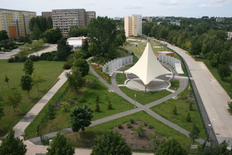 Wohngebietspark in der Nähe - Diese Wohnung ist besonders: Grundriss, Ausblick und ein toller Balkon