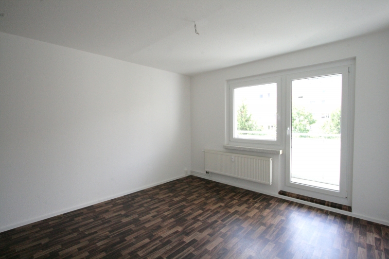 Wohnzimmer - Familien aufgepasst! Großzügige und günstige 4-Raum-Whg. in Markersdorf!