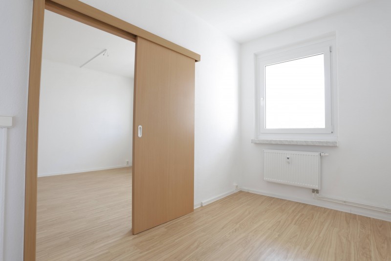 Küche - 2 Zimmer, großer sonniger Balkon und Tageslichtküche