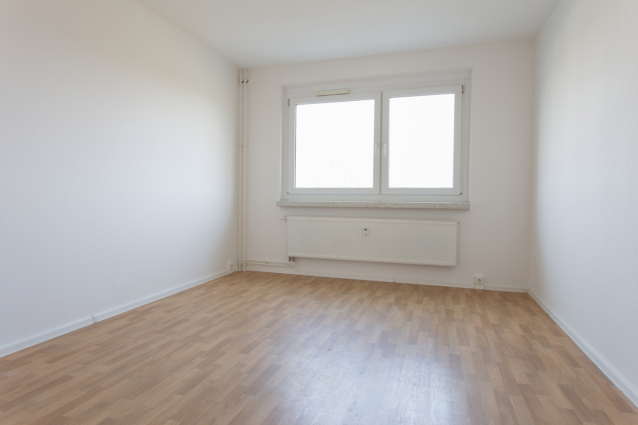 Schlafzimmer - !! Aufgepasst !! 2-Raum-Whg. mit Küche mit Fenster + Balkon