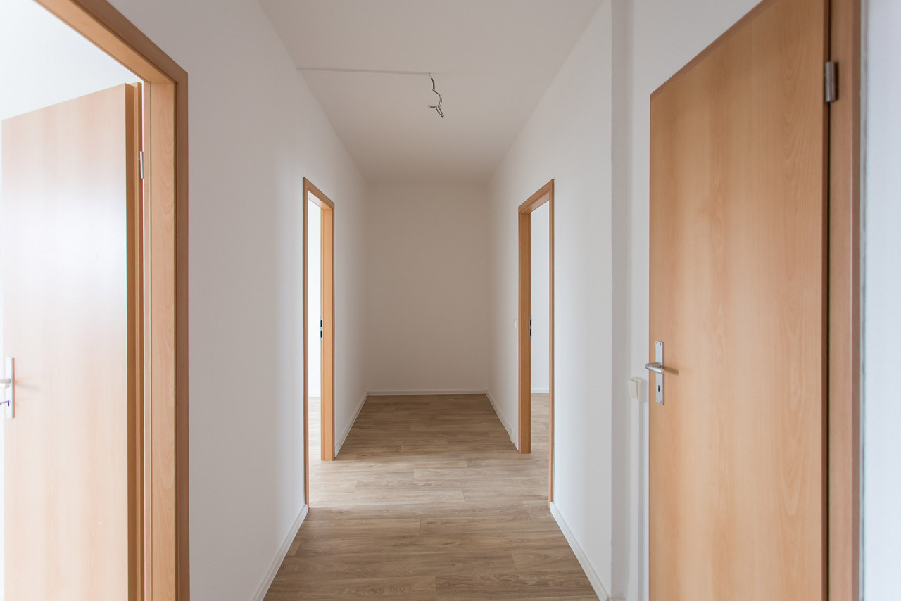 Flur - Mit Einbauküche! 3-Raum-Wohnung zum sofortigen Einzug