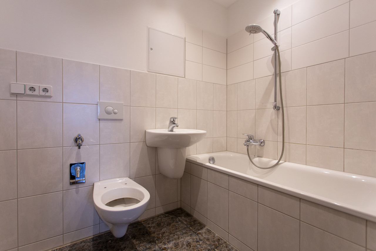 Badezimmer - Mit Einbauküche! 3-Raum-Wohnung zum sofortigen Einzug