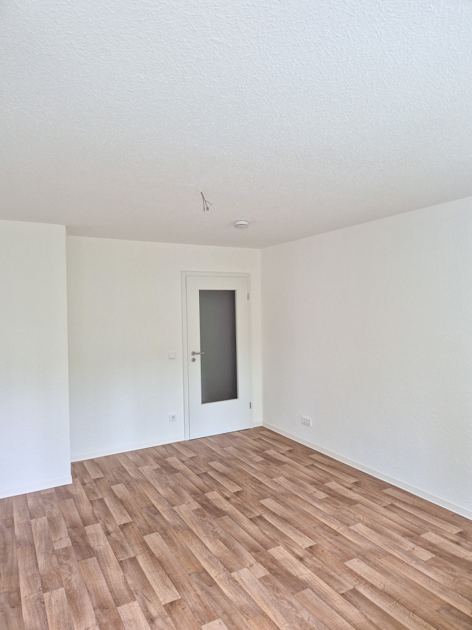 Detailansicht - 3 Zimmer + ruhige Lage + Zugang zur eigene Terrasse + Dusche bodengl.