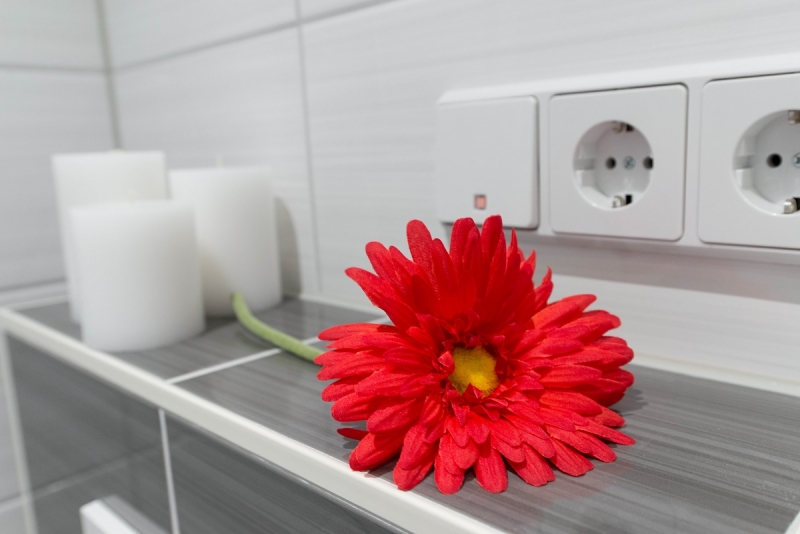 Einbauküche, modernes Bad, Gästetoilette, schöner Balkon - Photo 5