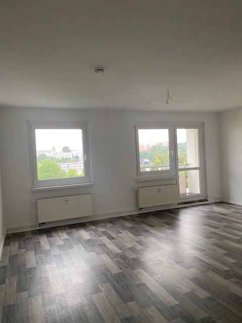 Wohnzimmer - SO wohnt nicht jeder! – 3-Raum-Whg. mit schönem Grundriss in Markersdorf!