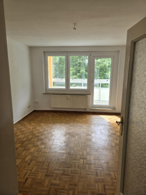 Our Cultural Apartment—with character and its own unique style—affordable living, Erdmannsdorfer Str. 13, 09120 Chemnitz