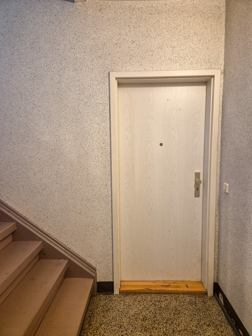 Treppenhaus - !!NEU!! Gemütliche 2-Raum-Whg. mit Blick ins Grüne in Stadtparknähe!