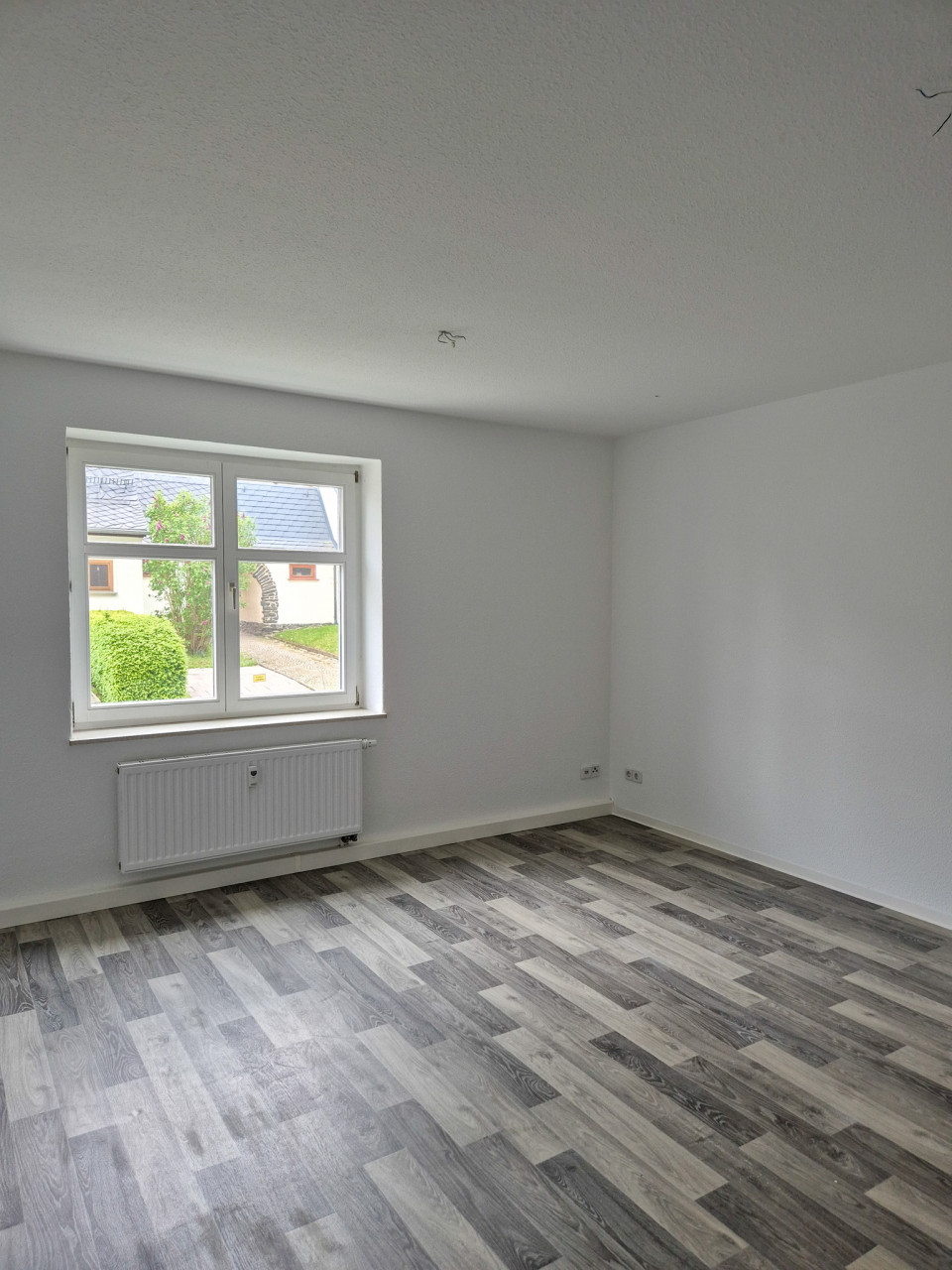 Wohnzimmer - !!NEU!! Gemütliche 2-Raum-Whg. mit Blick ins Grüne in Stadtparknähe!