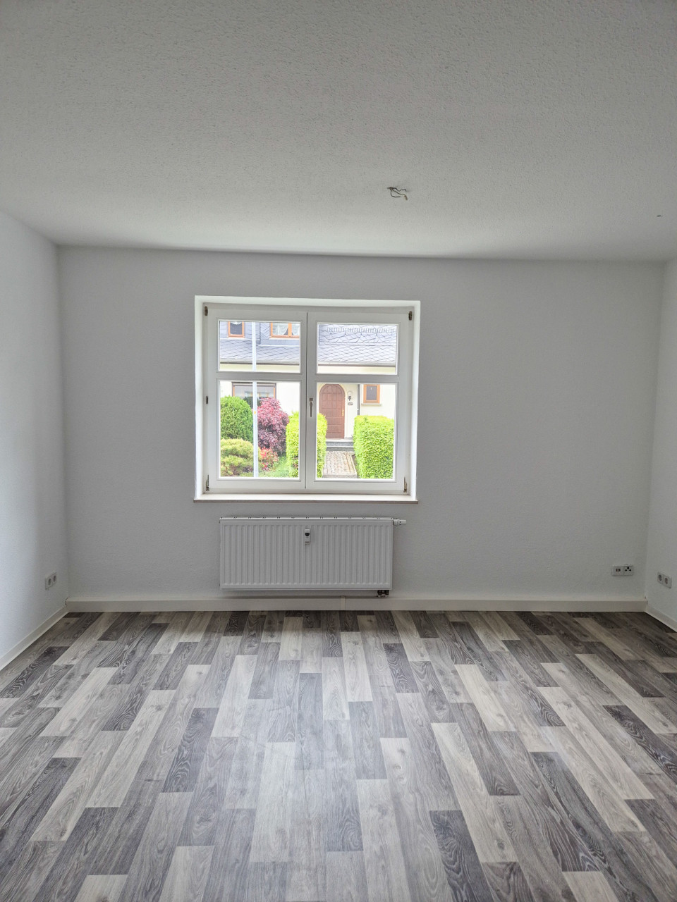 Wohnzimmer - !!NEU!! Gemütliche 2-Raum-Whg. mit Blick ins Grüne in Stadtparknähe!