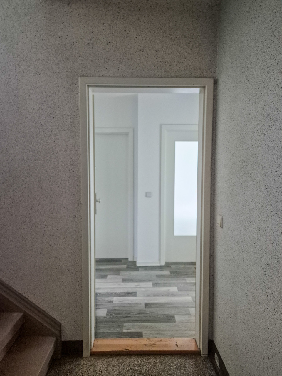 Treppenhaus - !!NEU!! Gemütliche 2-Raum-Whg. mit Blick ins Grüne in Stadtparknähe!