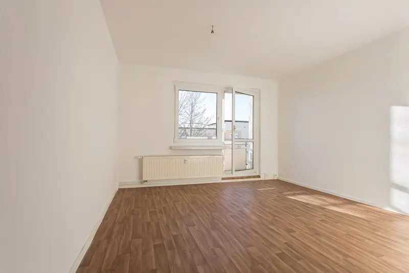 Living room - Come in, sunshine! Sunny family apartment with great furnishings
