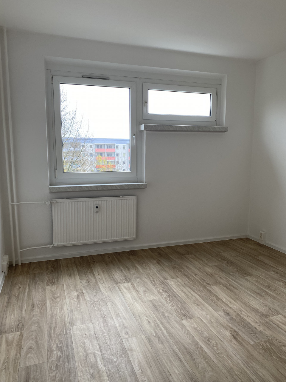 Bedroom - !!! Converted 2-room apartment with kitchen, daylight and balcony!