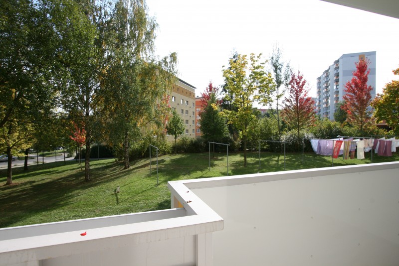 Balkonausblick Vergleichswohnung - Helle 3-Raum-Wohnung mit bodengleicher Dusche