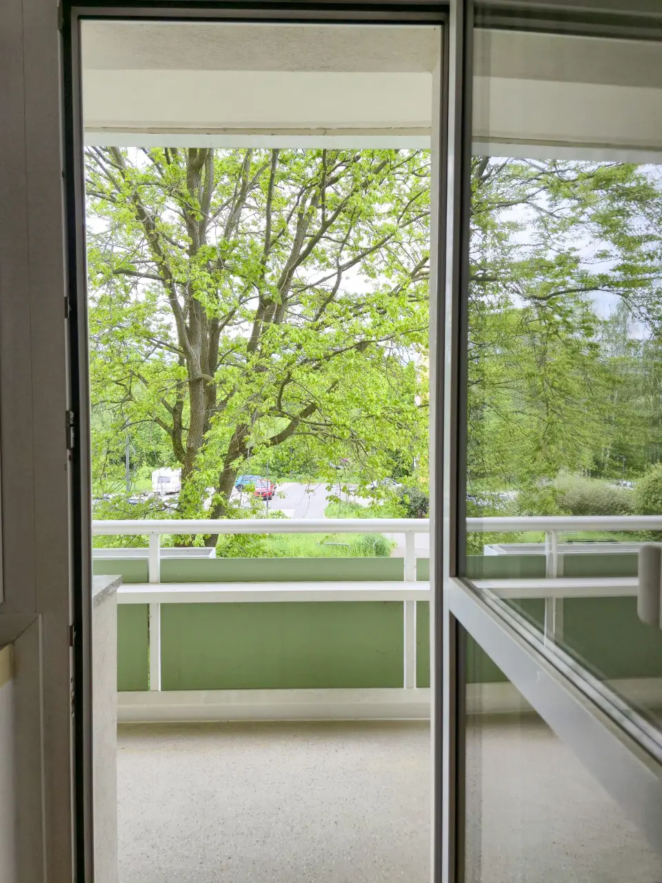 Balcony Access - 3-Room Apartment in Markersdorf North