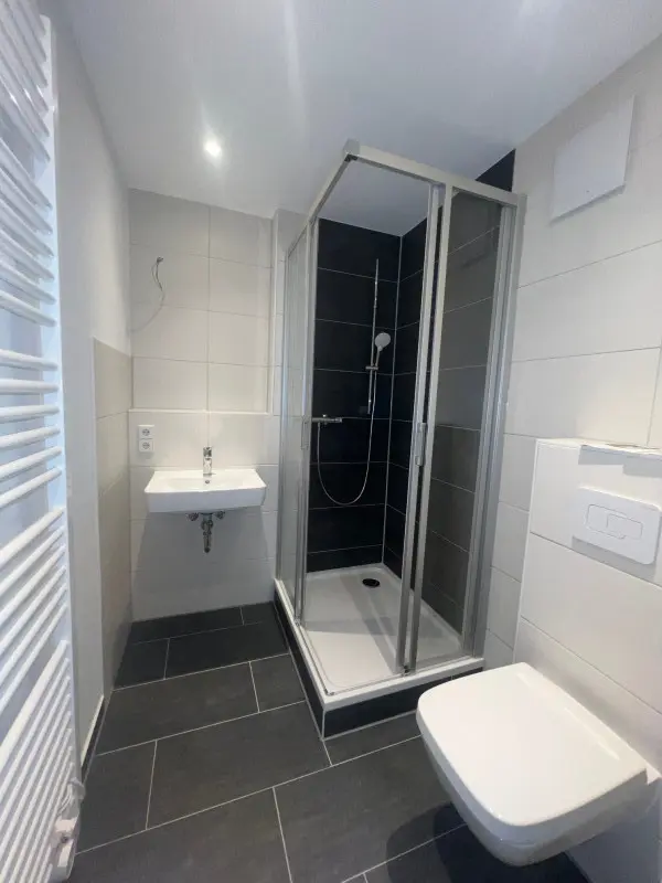 Bathroom with shower - first occupancy after modernization with elevator