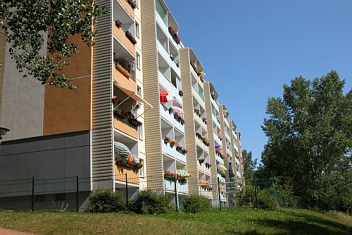 Hausansicht - TOP 2-Raum in grüner Lage mit guter Verkehrsanbindung