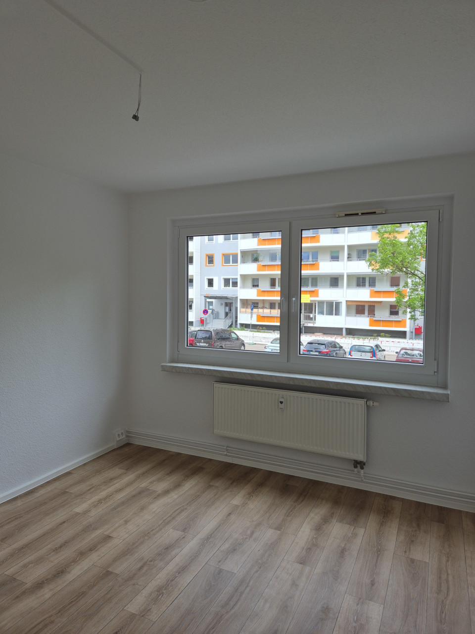 Bedroom - 3-room apartment with balcony and bathtub on the 1st floor