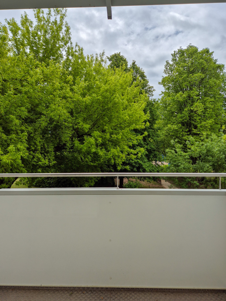 Balcony - 3-room apartment with balcony and bathtub on the 1st floor
