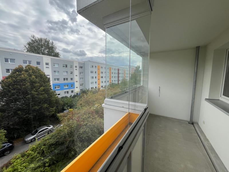 Detailansicht - 2 Zimmer, großer sonniger Balkon und Tageslichtküche