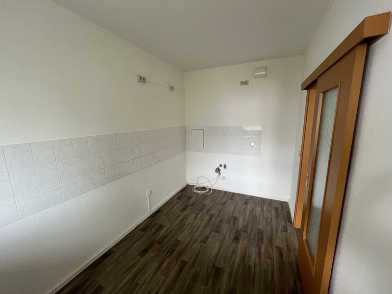 Detailansicht - 2 Zimmer, großer sonniger Balkon und Tageslichtküche