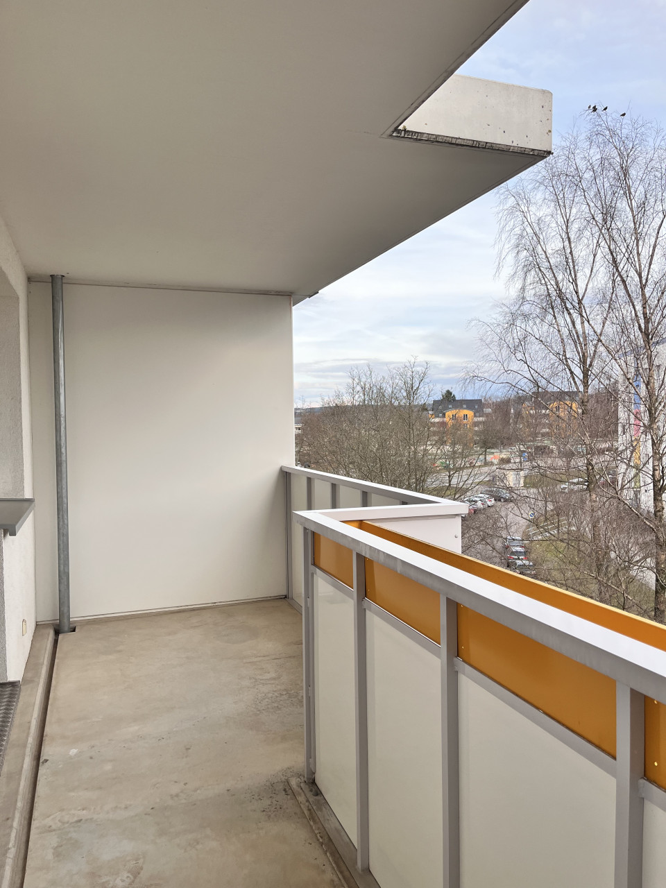 Balkon - FRISCH RENOVIERT! 2 Zimmer, Tageslichtküche und XXL-Balkon
